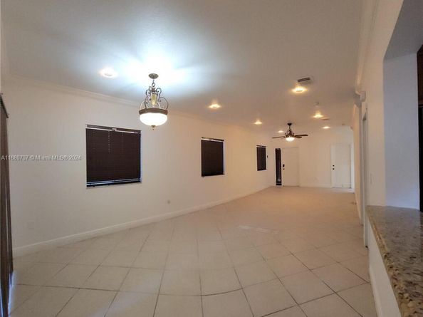 3377 NE 4th St, Homestead FL 33033