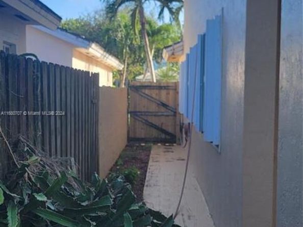 3377 NE 4th St, Homestead FL 33033