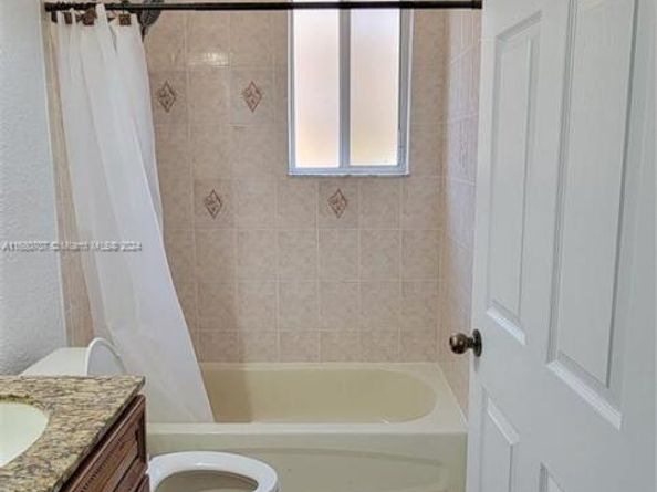 3377 NE 4th St, Homestead FL 33033