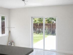 16585 NE 3 Ave, Miami FL 33162