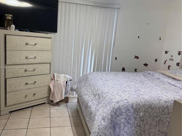 2158 W 60th St 13108, Hialeah FL 33016