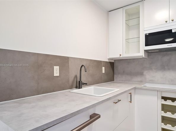 1824 Monroe St 7, Hollywood FL 33020