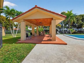 9937 NW 9th St. Cir. 1319, Miami FL 33172