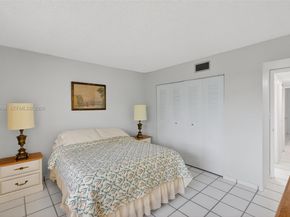 9937 NW 9th St. Cir. 1319, Miami FL 33172