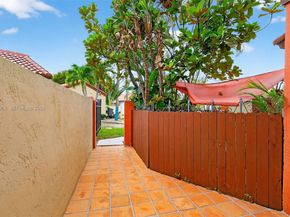 9937 NW 9th St. Cir. 1319, Miami FL 33172