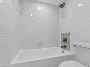 9937 NW 9th St. Cir. 1319, Miami FL 33172