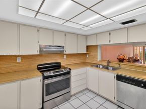 9937 NW 9th St. Cir. 1319, Miami FL 33172