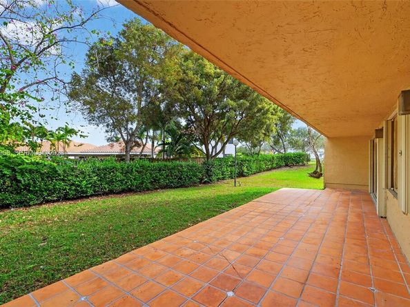 9937 NW 9th St. Cir. 1319, Miami FL 33172