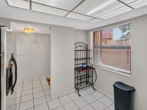 9937 NW 9th St. Cir. 1319, Miami FL 33172