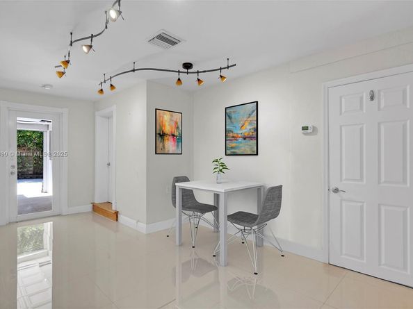 1834 NE 34th St, Oakland Park FL 33306