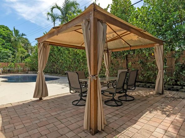1834 NE 34th St, Oakland Park FL 33306