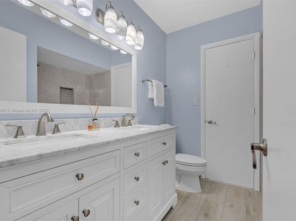 1834 NE 34th St, Oakland Park FL 33306