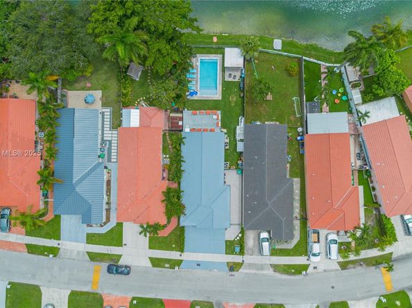 17079 SW 142nd Pl, Miami FL 33177
