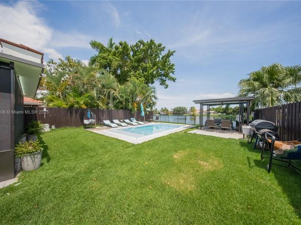 17079 SW 142nd Pl, Miami FL 33177