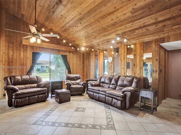 2081 NW 107th Ter, Sunrise FL 33322