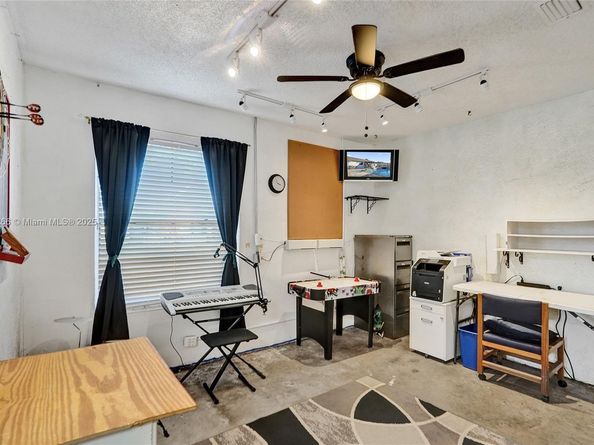 2081 NW 107th Ter, Sunrise FL 33322