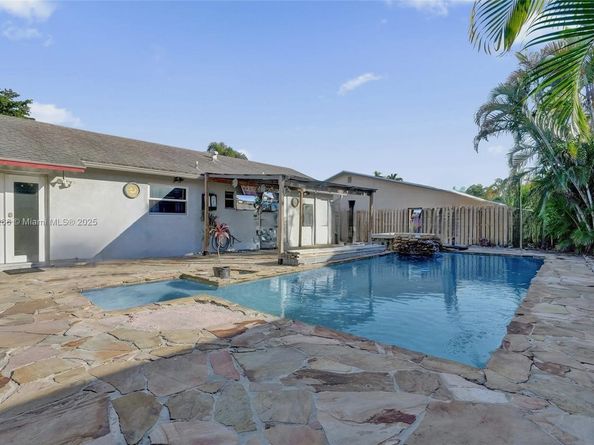 2081 NW 107th Ter, Sunrise FL 33322