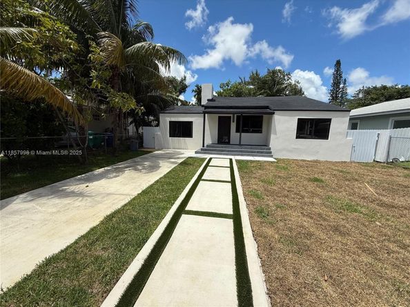 427 NW 82nd Ter, Miami FL 33150
