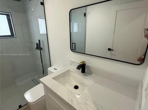 427 NW 82nd Ter, Miami FL 33150