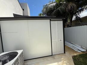 427 NW 82nd Ter, Miami FL 33150