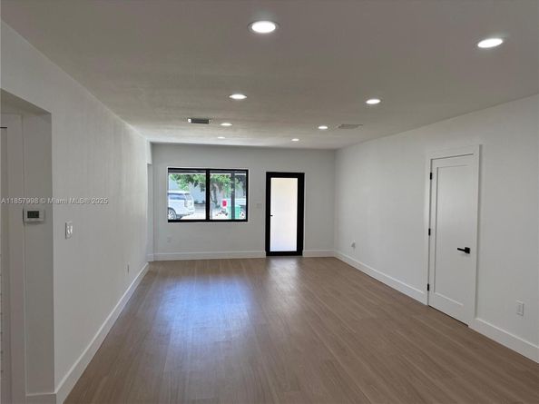 427 NW 82nd Ter, Miami FL 33150
