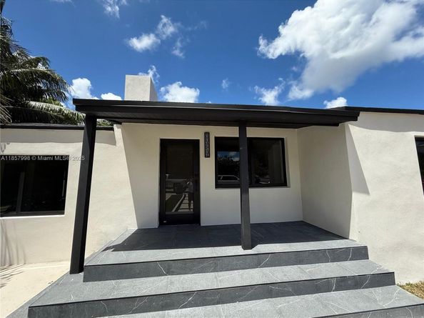 427 NW 82nd Ter, Miami FL 33150