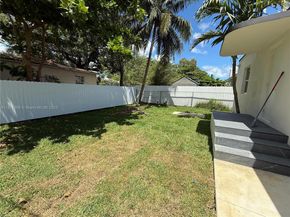 427 NW 82nd Ter, Miami FL 33150