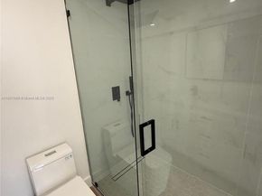 427 NW 82nd Ter, Miami FL 33150