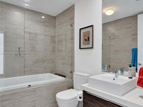 1100 Biscayne Blvd 3708, Miami FL 33132