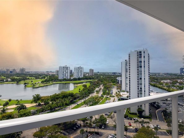 3731 N Country Club Dr 1927, Aventura FL 33180
