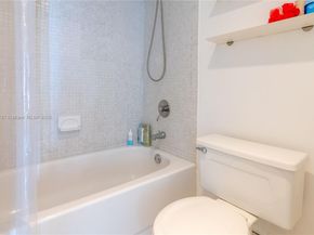 3731 N Country Club Dr 1927, Aventura FL 33180