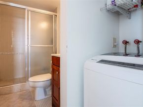 3731 N Country Club Dr 1927, Aventura FL 33180