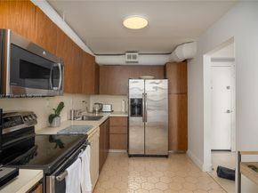 3731 N Country Club Dr 1927, Aventura FL 33180