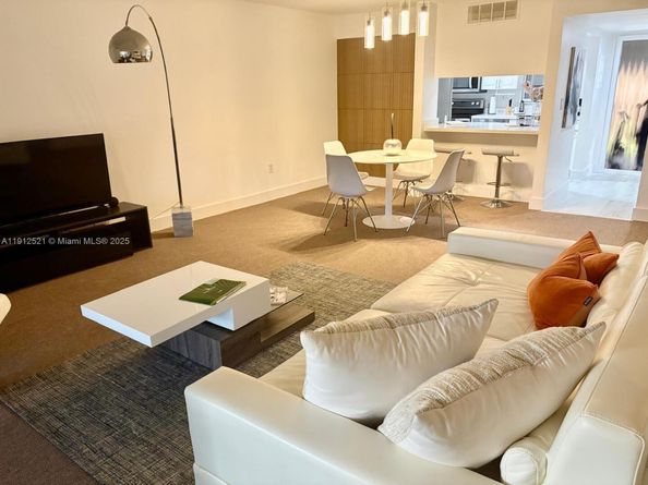 8632 NW 34th Pl C203, Sunrise FL 33351