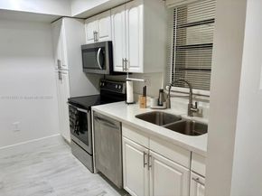 8632 NW 34th Pl C203, Sunrise FL 33351