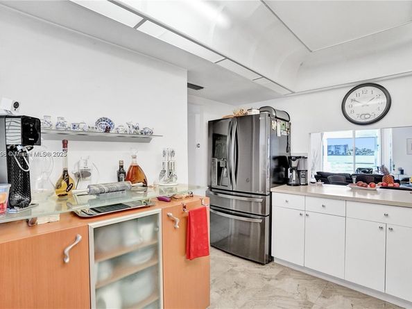 1000 NE 191st St 21, Miami FL 33179