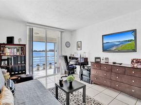 1000 NE 191st St 21, Miami FL 33179