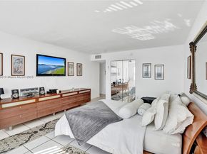 1000 NE 191st St 21, Miami FL 33179