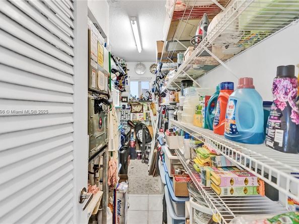 1000 NE 191st St 21, Miami FL 33179