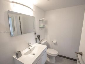 421 NW 59th St, Miami FL 33127