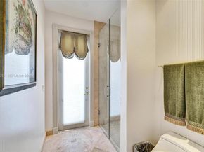 10813 Blackhawk St, Plantation FL 33324