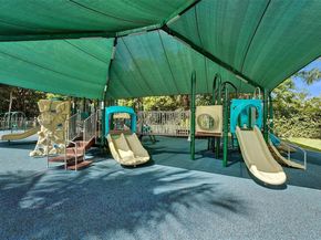 10813 Blackhawk St, Plantation FL 33324