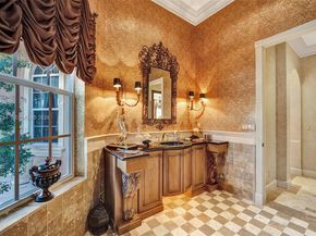 10813 Blackhawk St, Plantation FL 33324