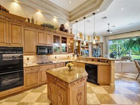 10813 Blackhawk St, Plantation FL 33324