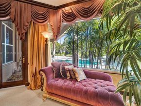10813 Blackhawk St, Plantation FL 33324