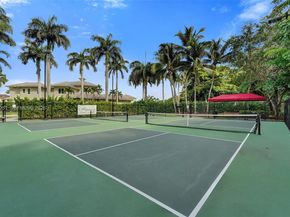 10813 Blackhawk St, Plantation FL 33324