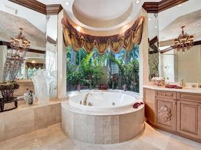 10813 Blackhawk St, Plantation FL 33324