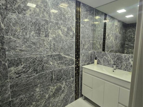 6321 SW 106th Ave, Miami FL 33173