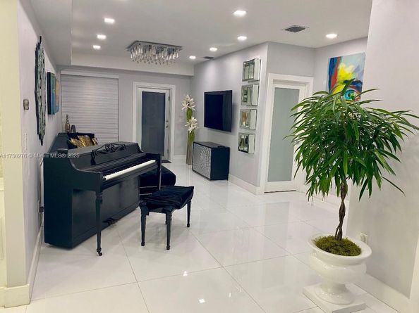 6321 SW 106th Ave, Miami FL 33173