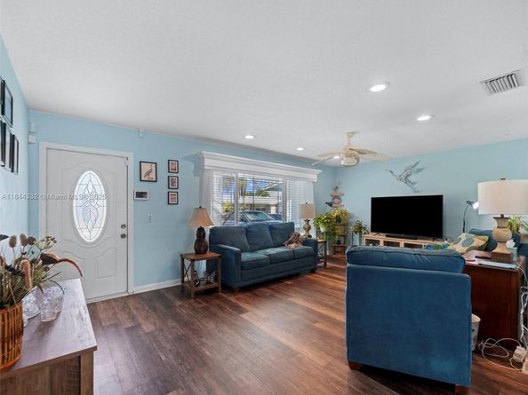11701 NW 33rd St, Sunrise FL 33323